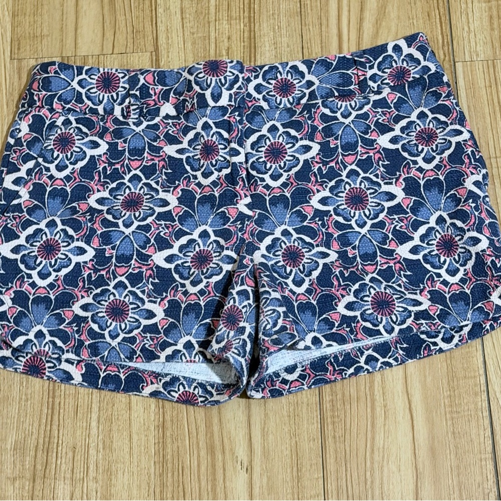 LOFT Blue and Pink Floral Women’s Shorts - Picture 2 of 8